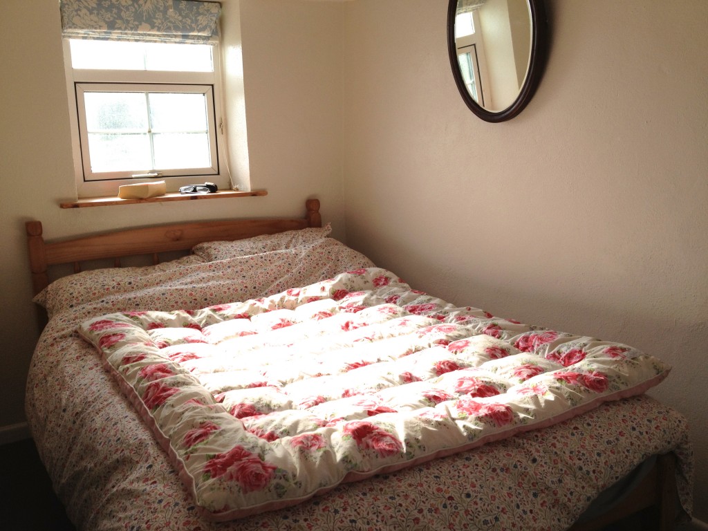 Bedroom Peace and Plenty Cottage.
